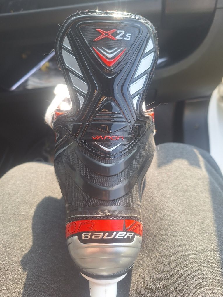 Sprzedam łyżwy bauer vapor x2