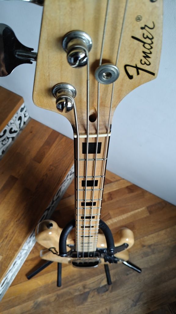 Gitara basowa Fender Jazz Bass. Kopia.