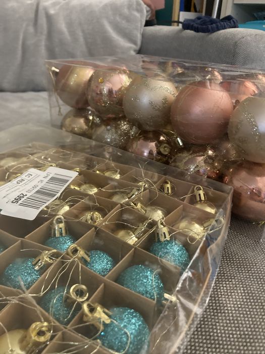Arvore natal com luzes integradas e enfeites