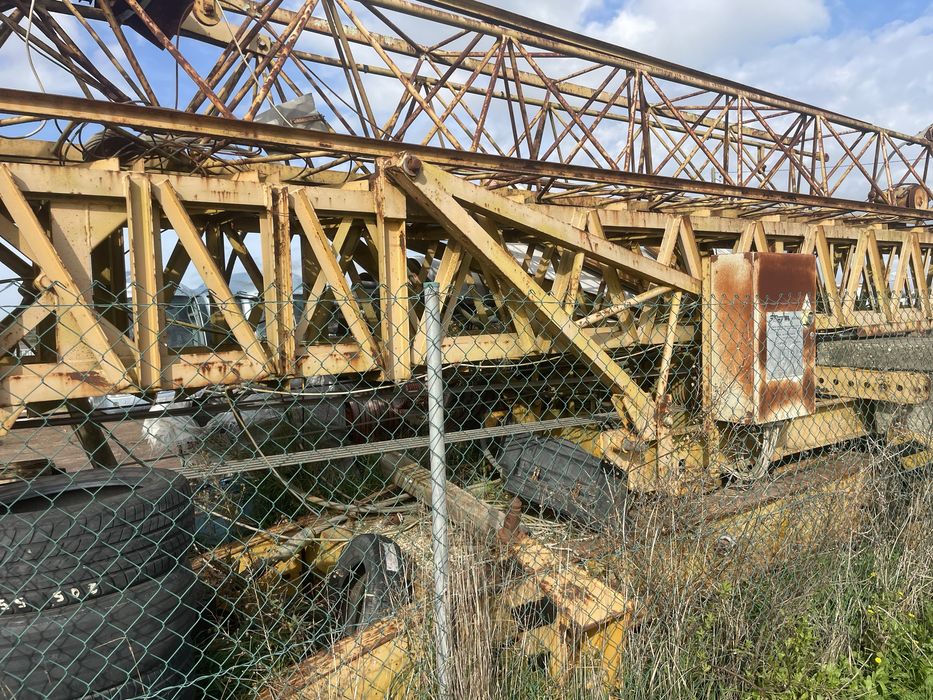 Grua automontante 20X25