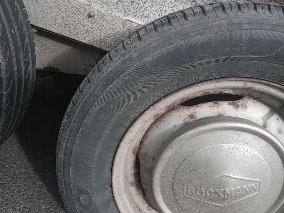 Przyczepka do przewozu bydła koni zwierząt aluminiowa