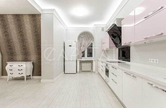 Аренда 4-комнатной квартиры (240м2) в центре Киева Крещатик