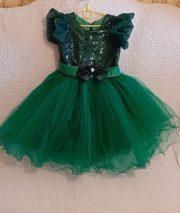 Плаття пишне нарядне зелене смарагдове