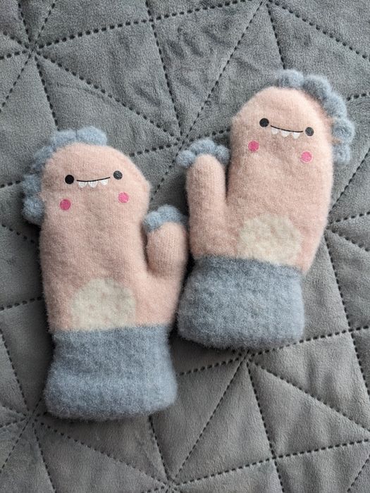 Cieplutkie rękawiczki dinozaury