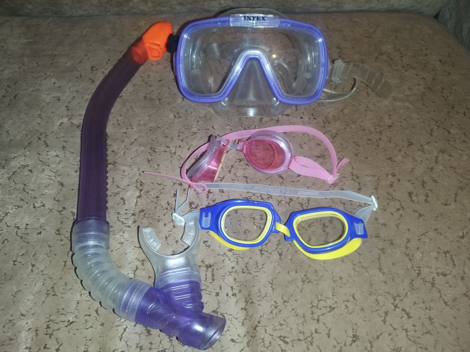 Продам окуляри и маска для плавання.
