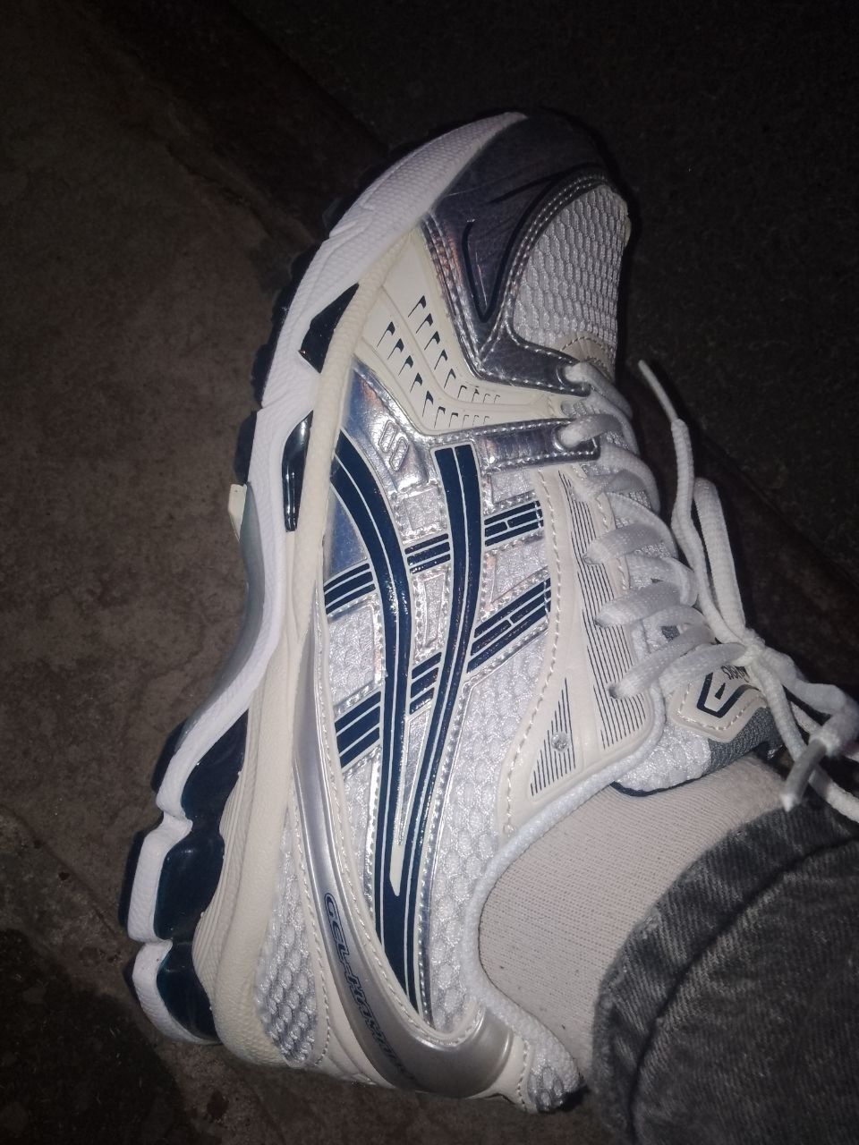 asics gel kayano 14 white silver black 39 розмір
