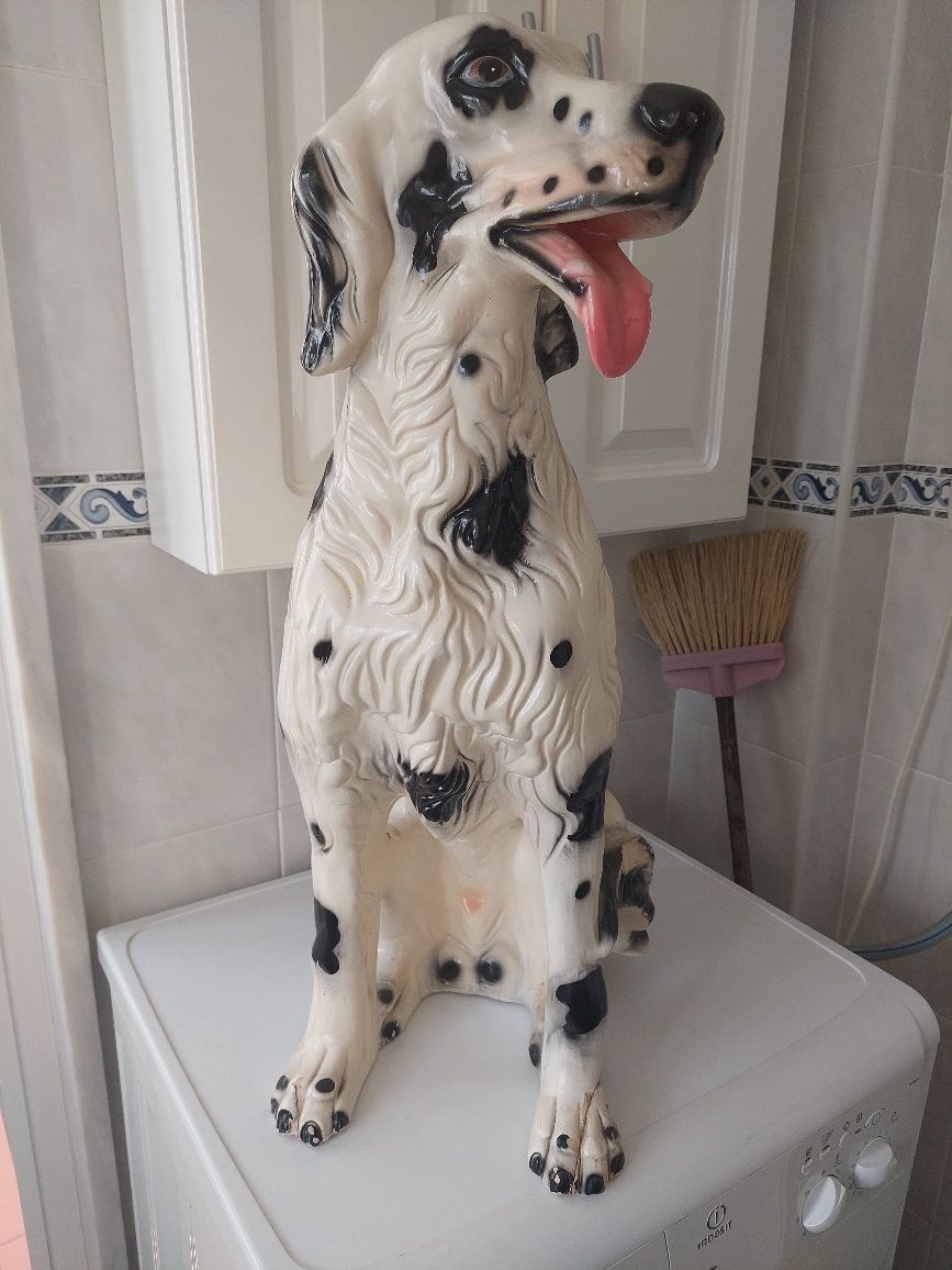 Cão em loiça bastante antigo