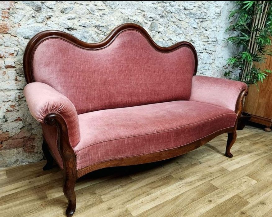 Stylowa sofa w stylu vintage – elegancja i charakter