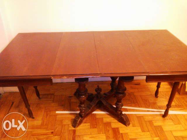 Mesa extensível com 6 cadeiras