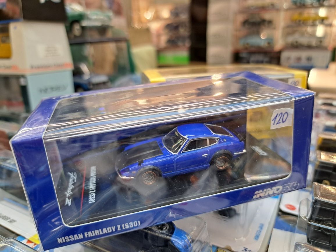 Nissan Fairlady Z (S30) 1:64 Inno64