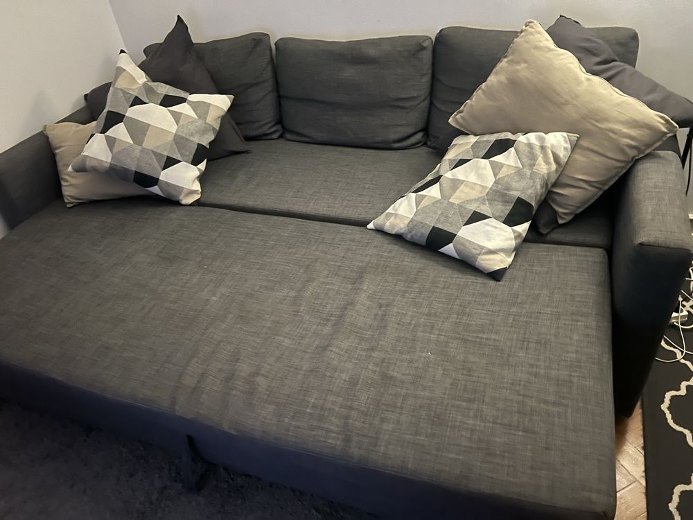 Sofa cama FRIHETEN em otimo estado