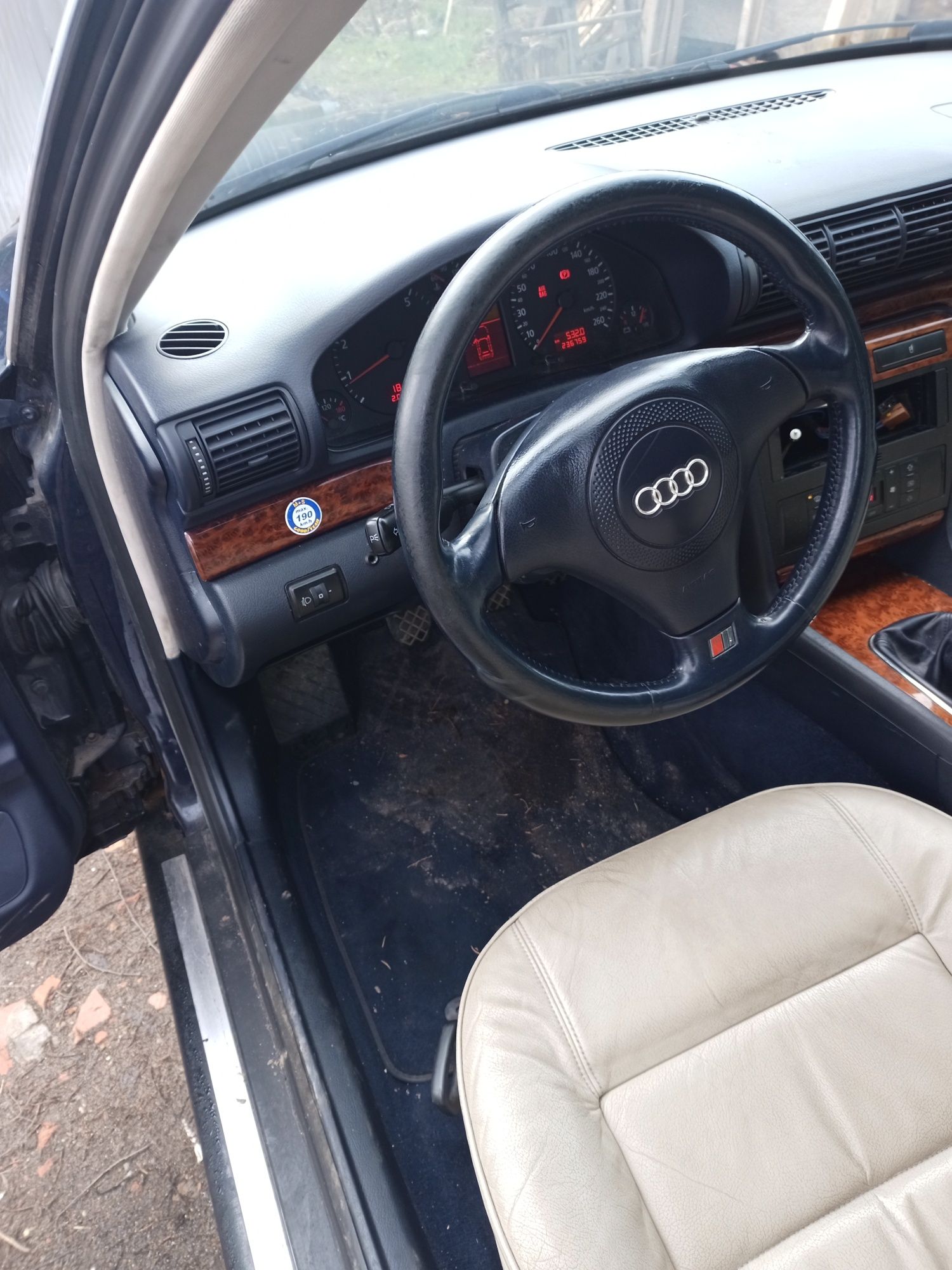 Sprzedam audi 2,8 ouattro manual możliwość zamiany