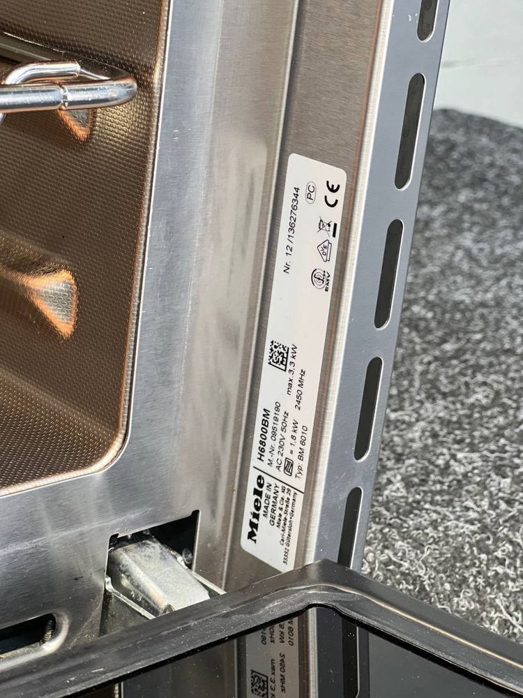 Духова шафа з функцією НВЧ від бренду Miele H6800 BM