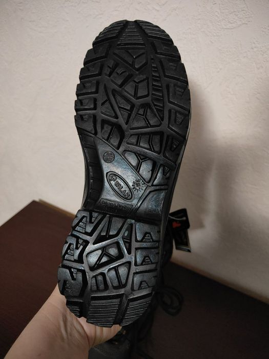 Продам берці. Нові, розмір 39