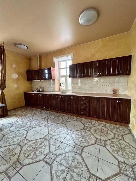 Продаж шикарного великого будинку у с. Слобода за 15 км від Черкас