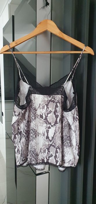 Bluzka na ramiaczkach Stradivarius nowa L
