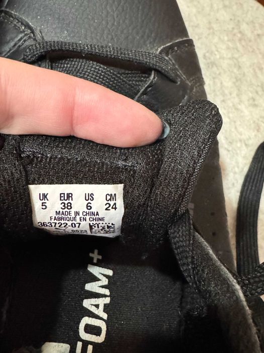 Чорні низькі кросівки Puma 38 розміру в ідеальному стані