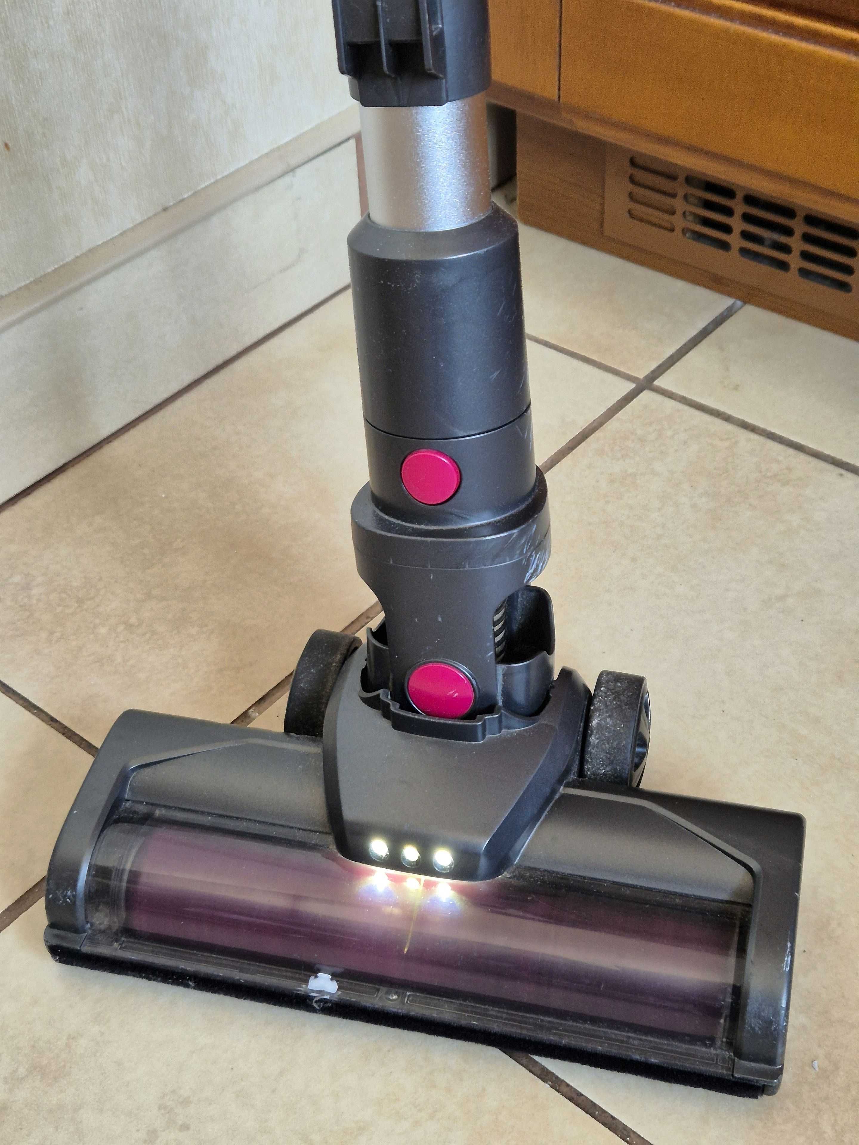 Odkurzacz pionowy bezprzewodowy Clenmaxx CBL-SV1606 oświetlenie LED