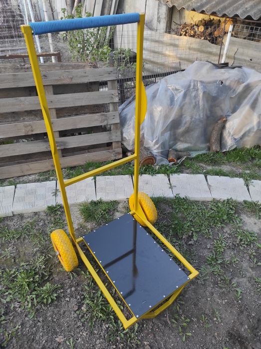 Возик, візок для вуликів.