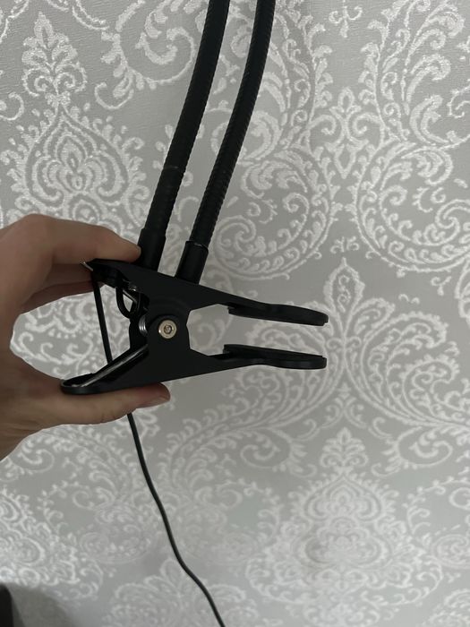 Штатив із  лед лампою