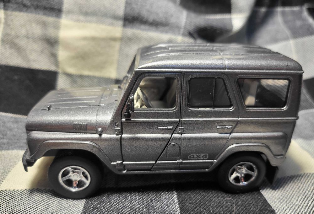 Детская металлическая,машинка УАЗ,статуэтка,фарфор,nikon,sharp