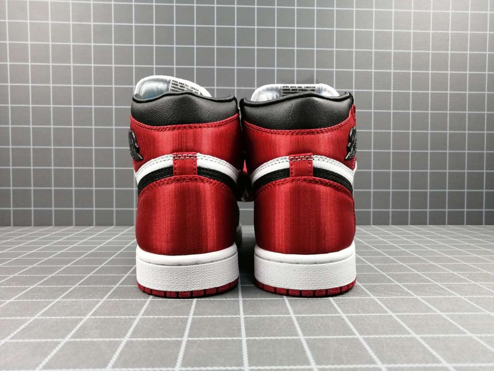 Nike Air Jordan 1 Black Toe Satin