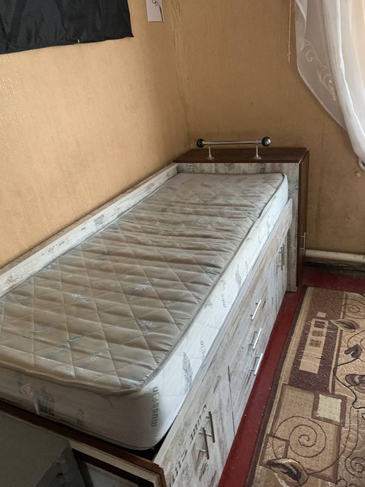 Ліжко-шкаф односпальне