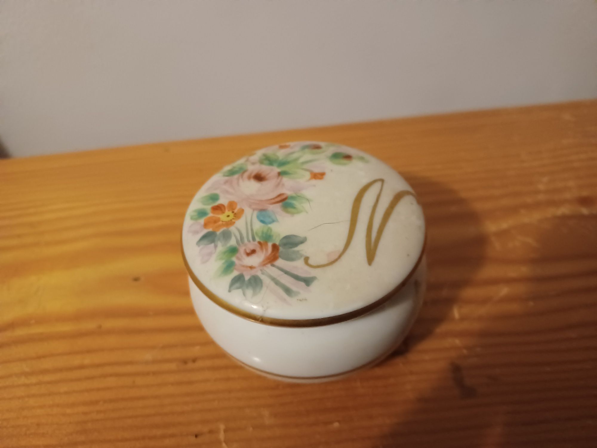 Caixa porcelana com monograma N