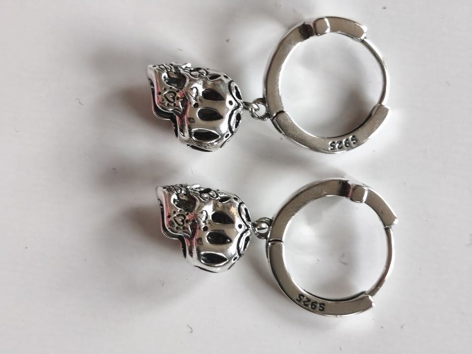 Kolczyki srebrne czaszki