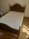 Vendo cama 135x 190 sem colchão