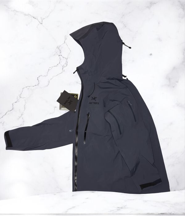 Arc’teryx Alpha Sv Dark Stratus - M rozmiar - Nowa z metką