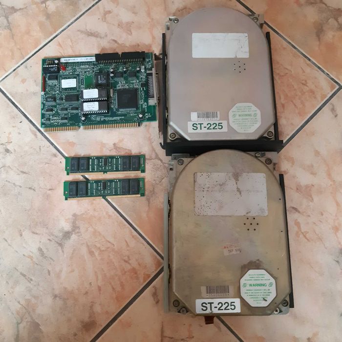 retro PC części (dyski twarde i.tp )