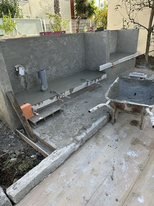 Faco trabalhos de trolha e pintura