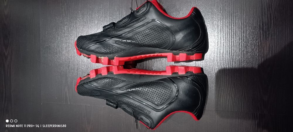 Sapatos SIDI e Spiuk tamanho 40 e 39