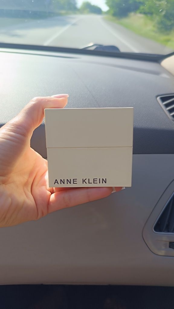 Годинник жіночий оригінал Anna Klein
