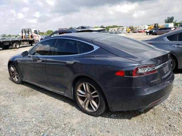 Tesla Model S 70kВт 2015 4*4 не дорого: MCU на intel