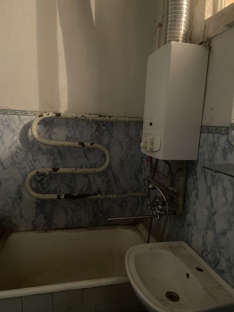 Продам двокімнатну квартиру Центр, вул. Театральна