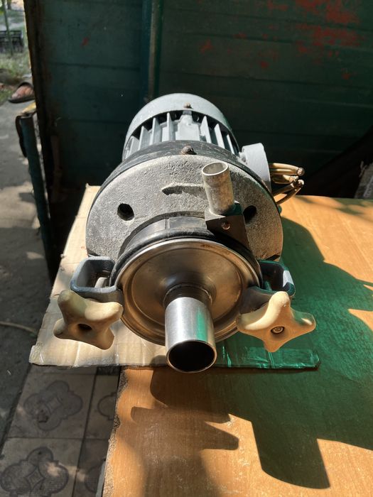 Насос молочний універсальний НМУ-6