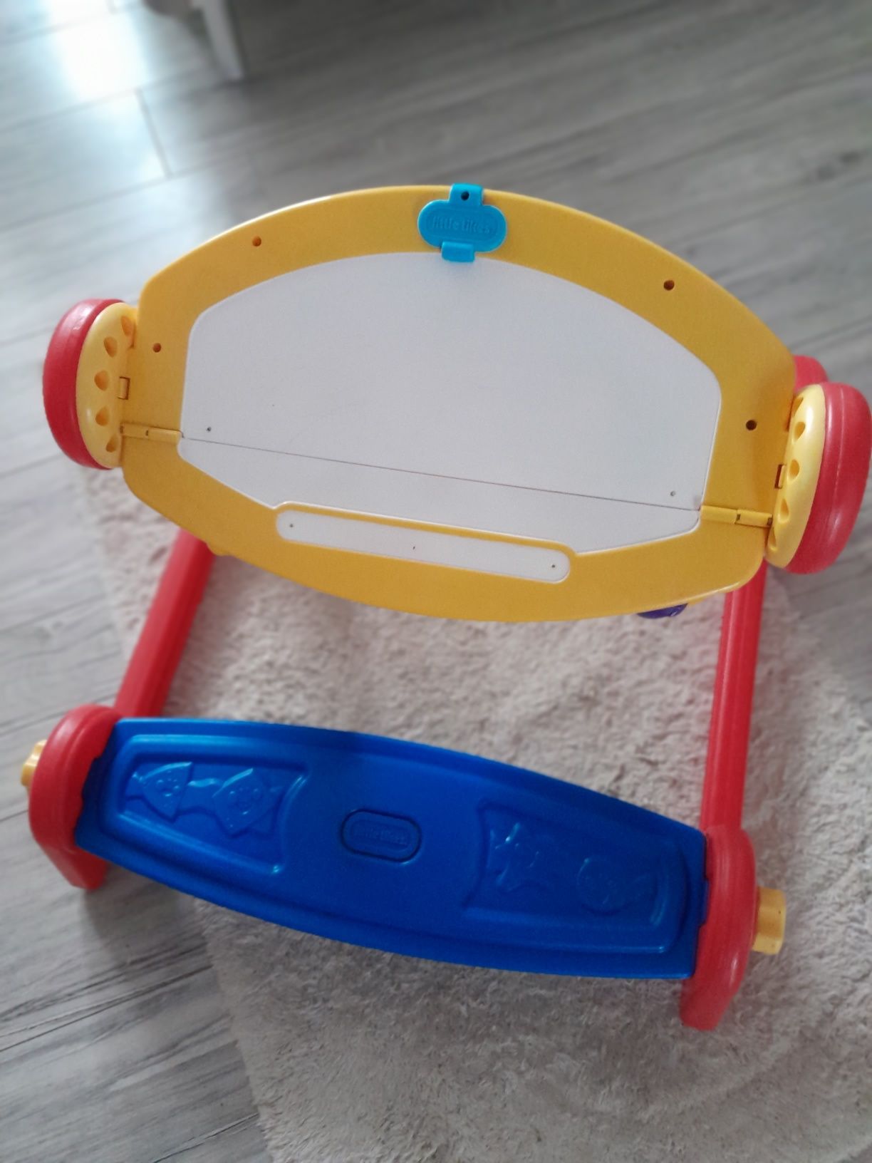 Edukacyjny ogródek zabaw / Kreatywny stolik Little Tikes 5w1
Zabawka