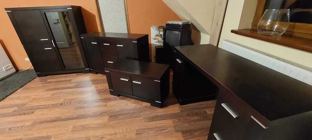 Sprzedam zestaw mebli