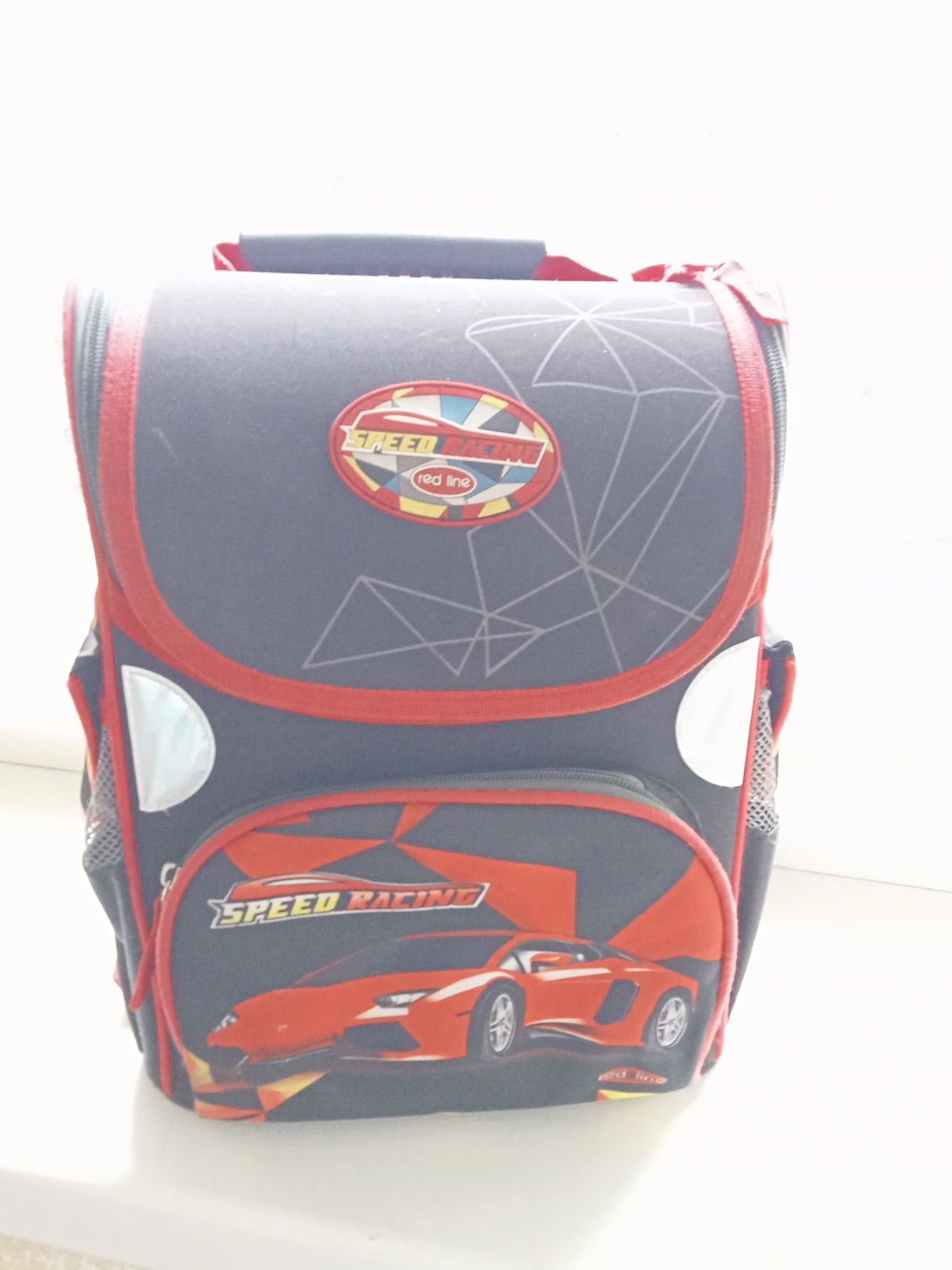 Шкільний рюкзак для хлопчика 200 гривень