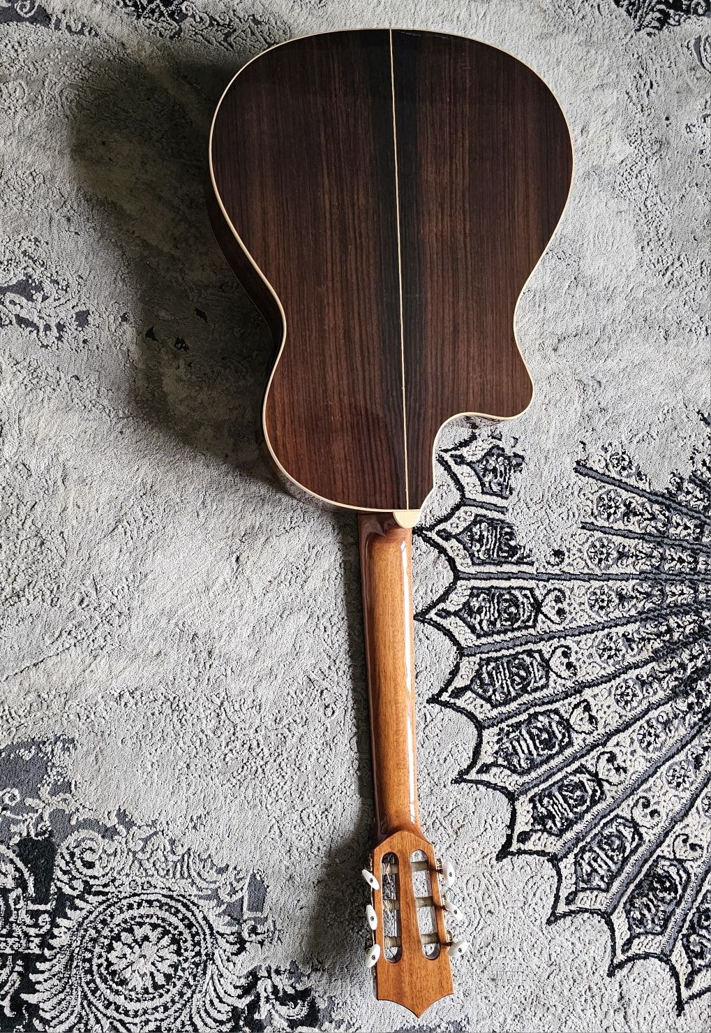 Sprzedam gitarę Alhambra Crossover