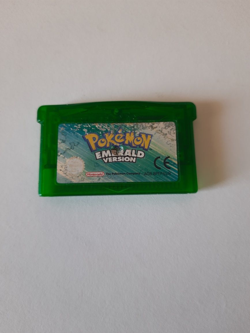 Pokemon jogo emerald com pilha nova