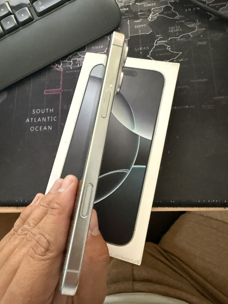 iPhone 16 Pro Max 256GB Como Novo 100% C/ Garantia
