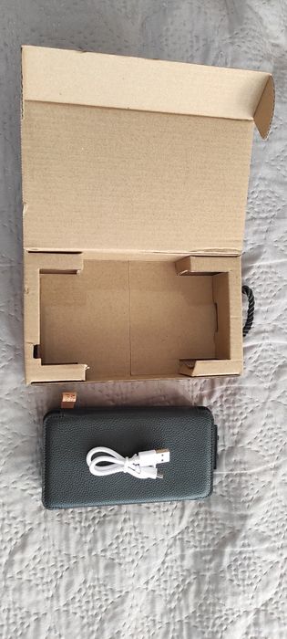 Power bank solarny 4 panele