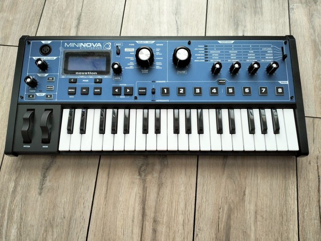 Novation mininova syntezator 37 klawiszy