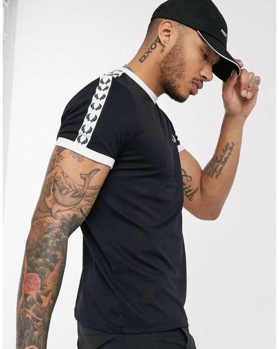 Футболка Fred Perry з лампасами/Футболка Fred Perry с лампасами
