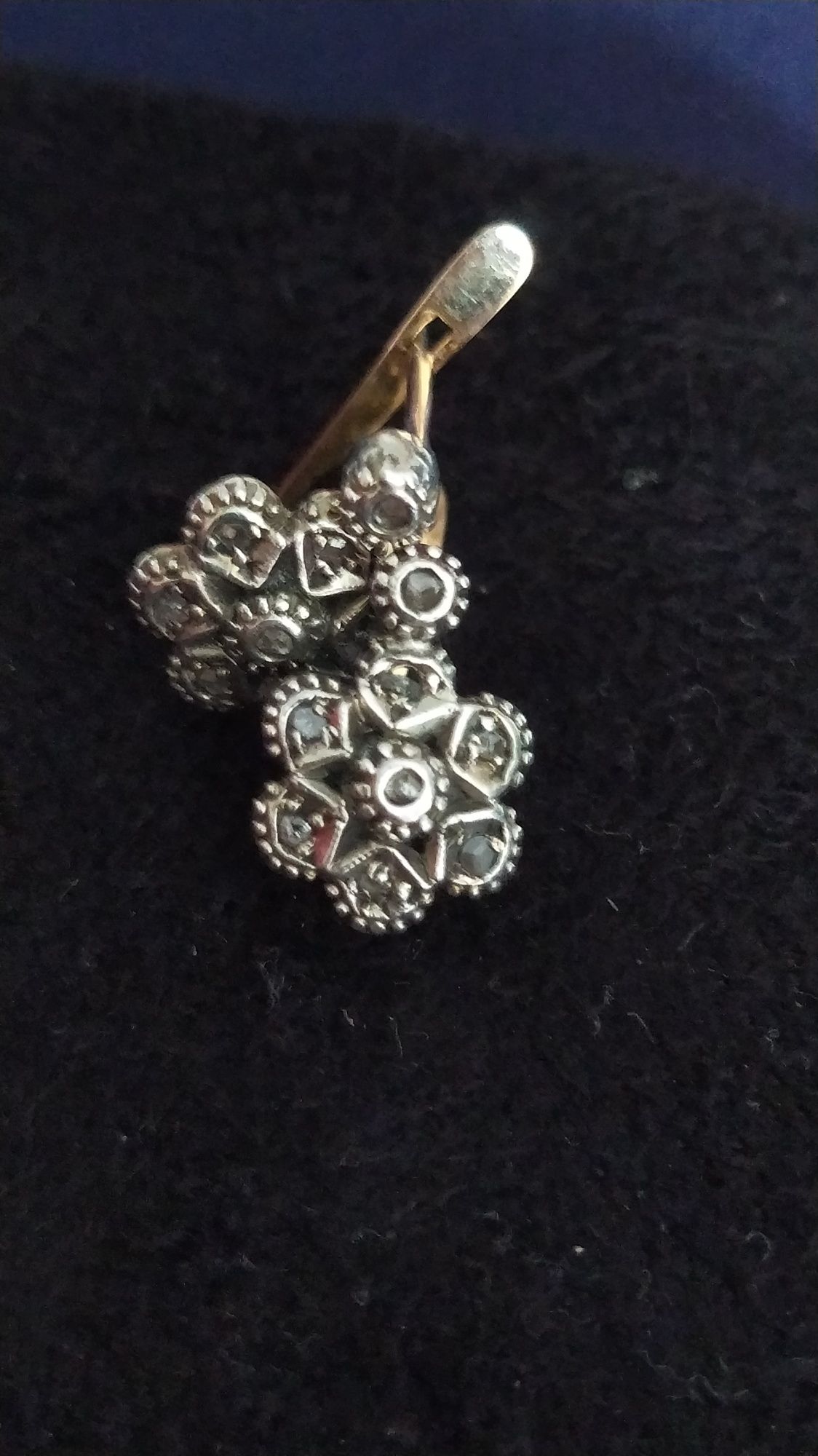 Peças de prata com ouro