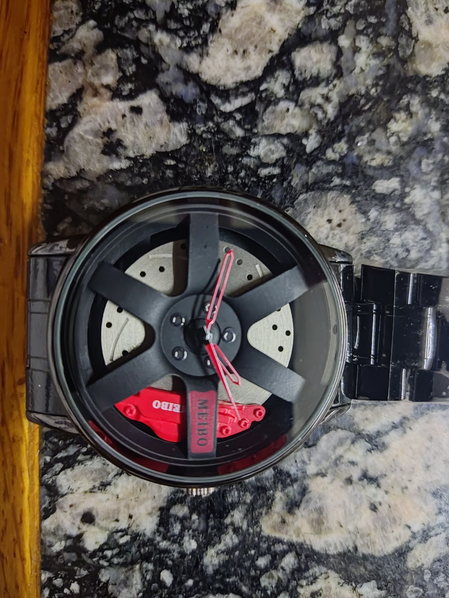 Часы Тормозной диск и суппорт кварцевые для автолюбителя
