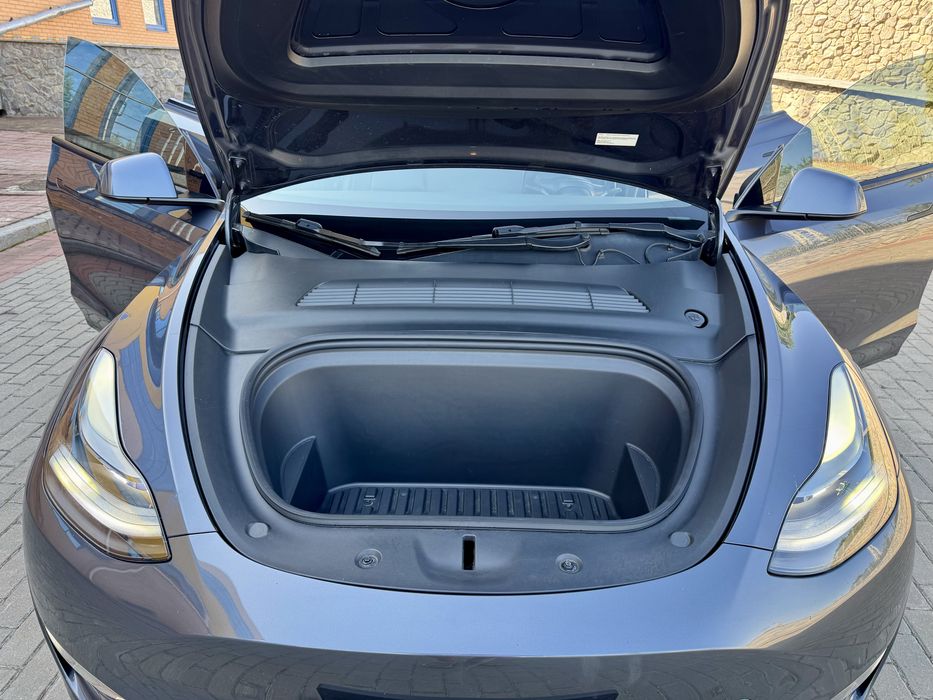 Tesla Y Performence
